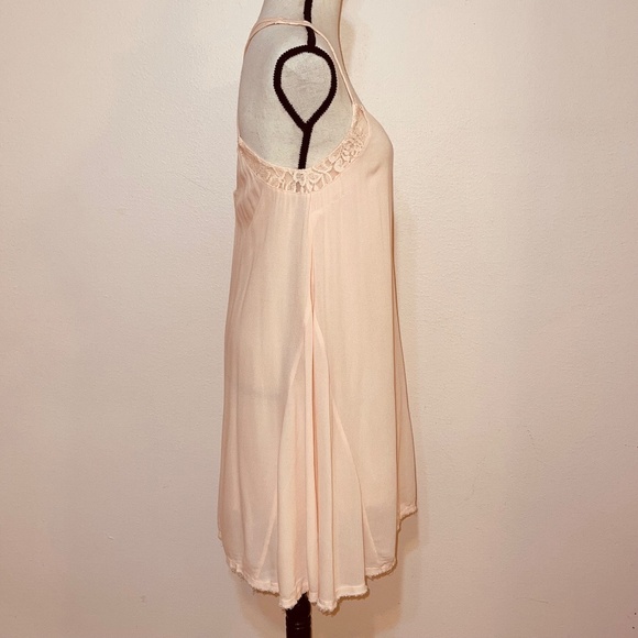 Others Follow Peachy Dress With Lace Trim and Raw Hem Size Small - Picture 2 of 13